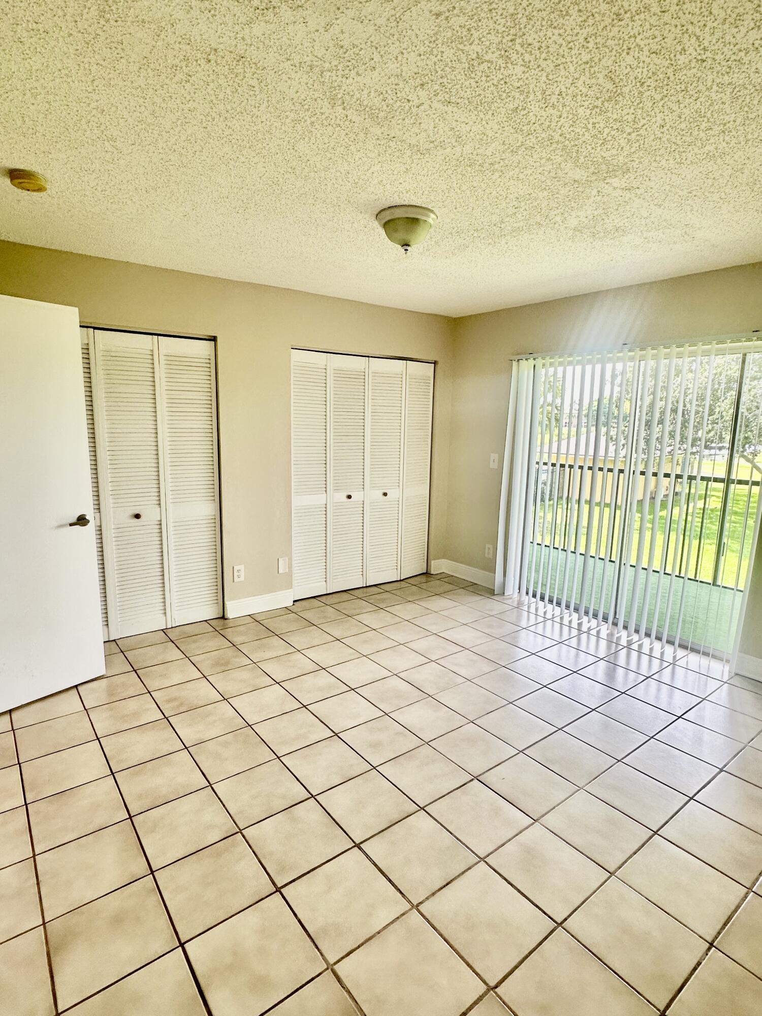 1523 Meadows Circle W 1523