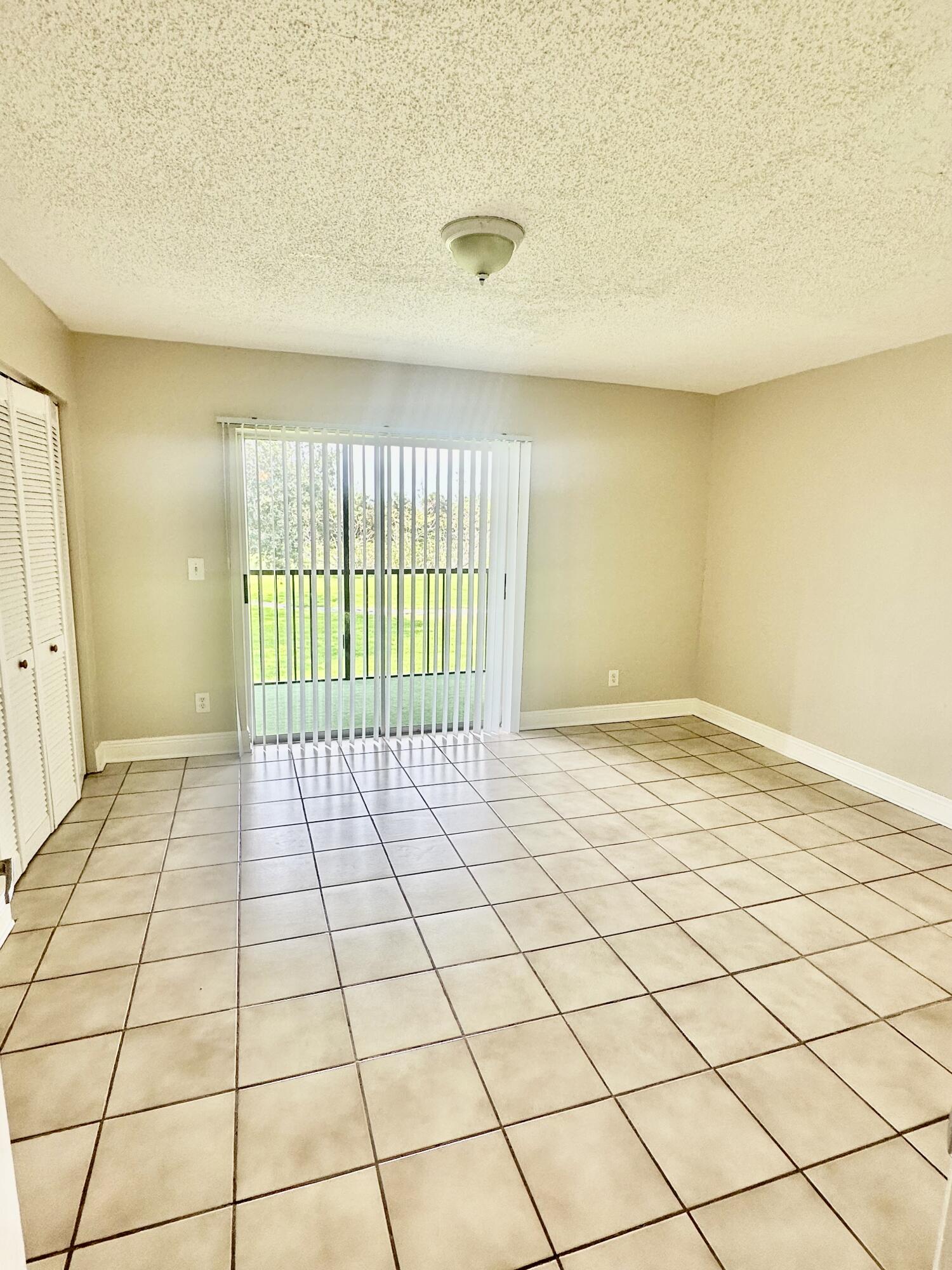 1523 Meadows Circle W 1523