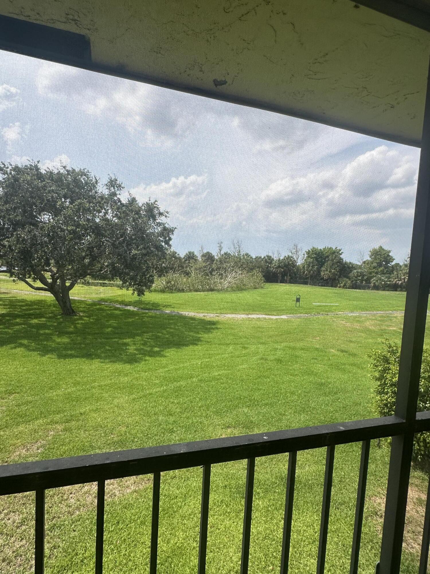 1523 Meadows Circle W 1523