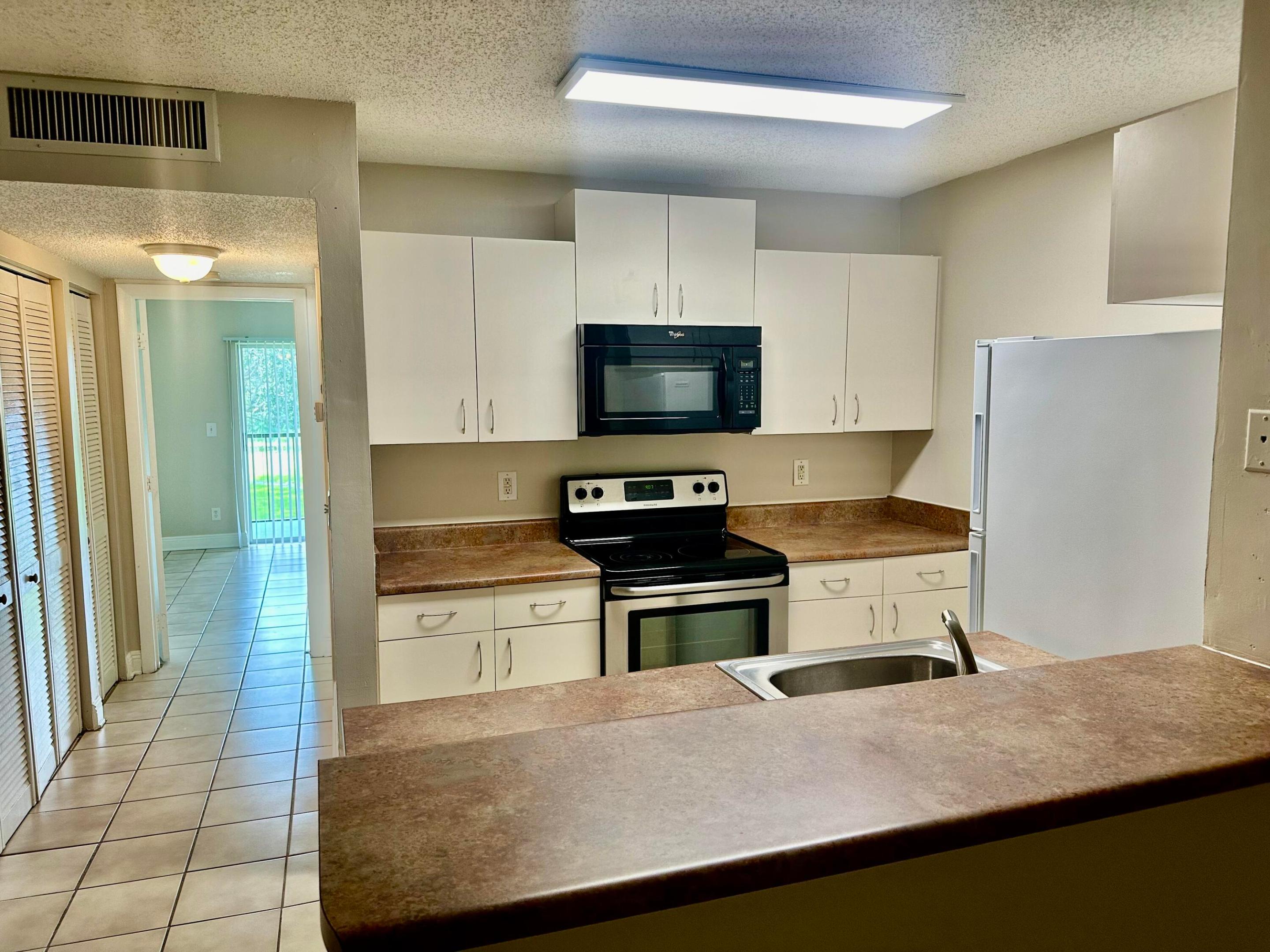 1523 Meadows Circle W 1523