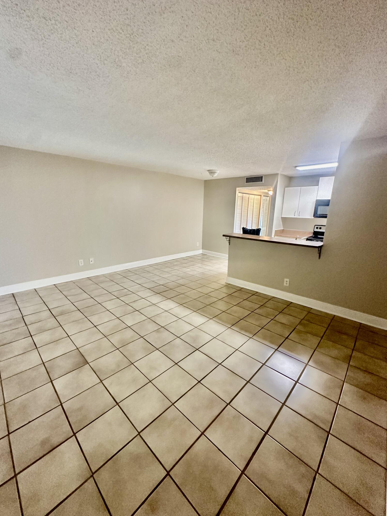 1523 Meadows Circle W 1523