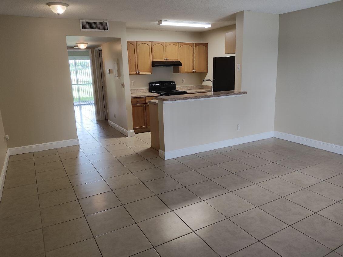 1617 Meadows Circle Circle W 1617