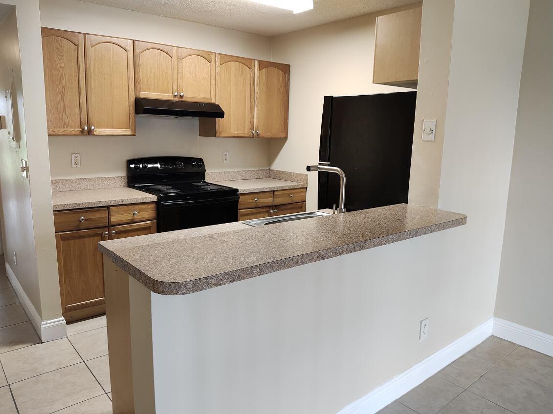 1617 Meadows Circle Circle W 1617