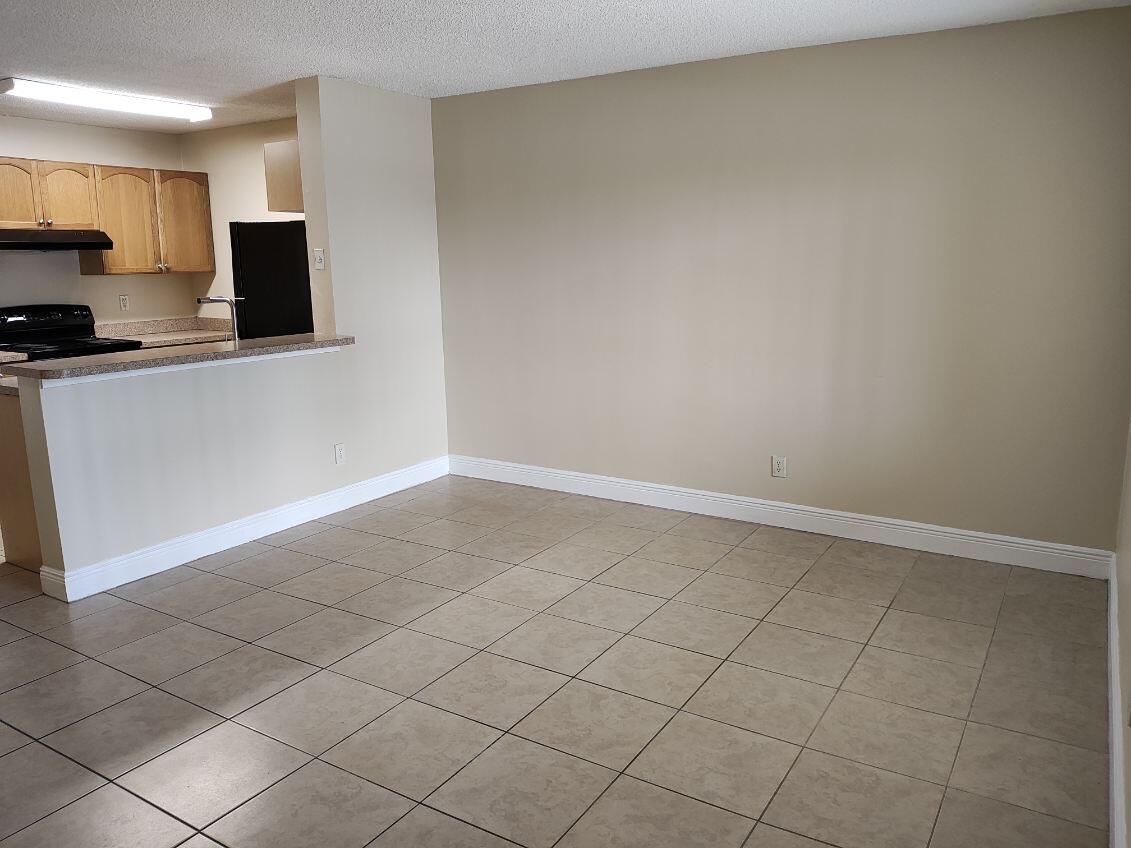 1617 Meadows Circle Circle W 1617