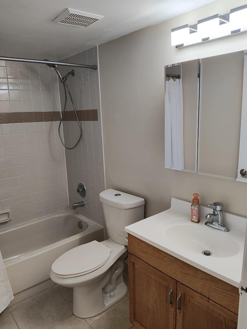 1617 Meadows Circle Circle W 1617