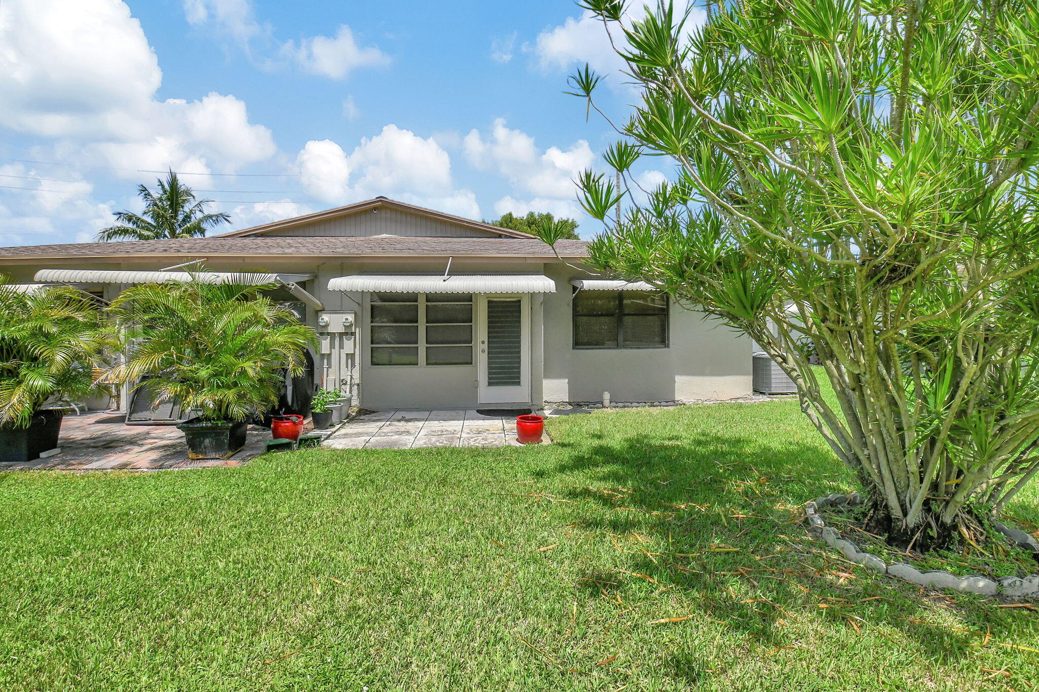 1522 Palmland Drive, 1522
