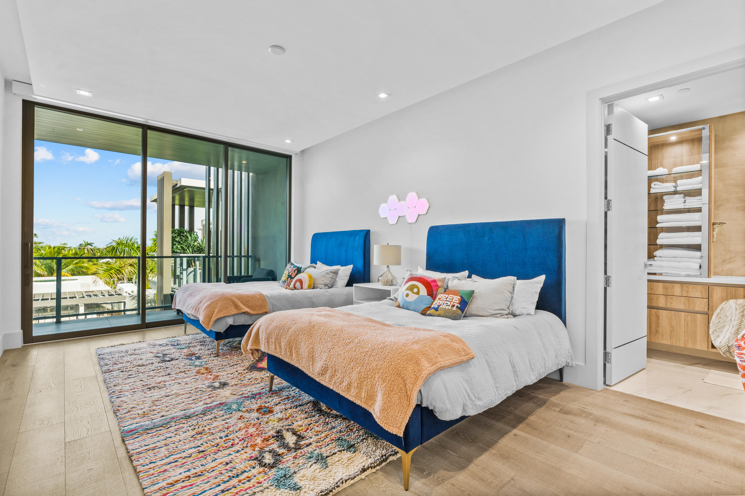 1901 S Ocean Boulevard, 19