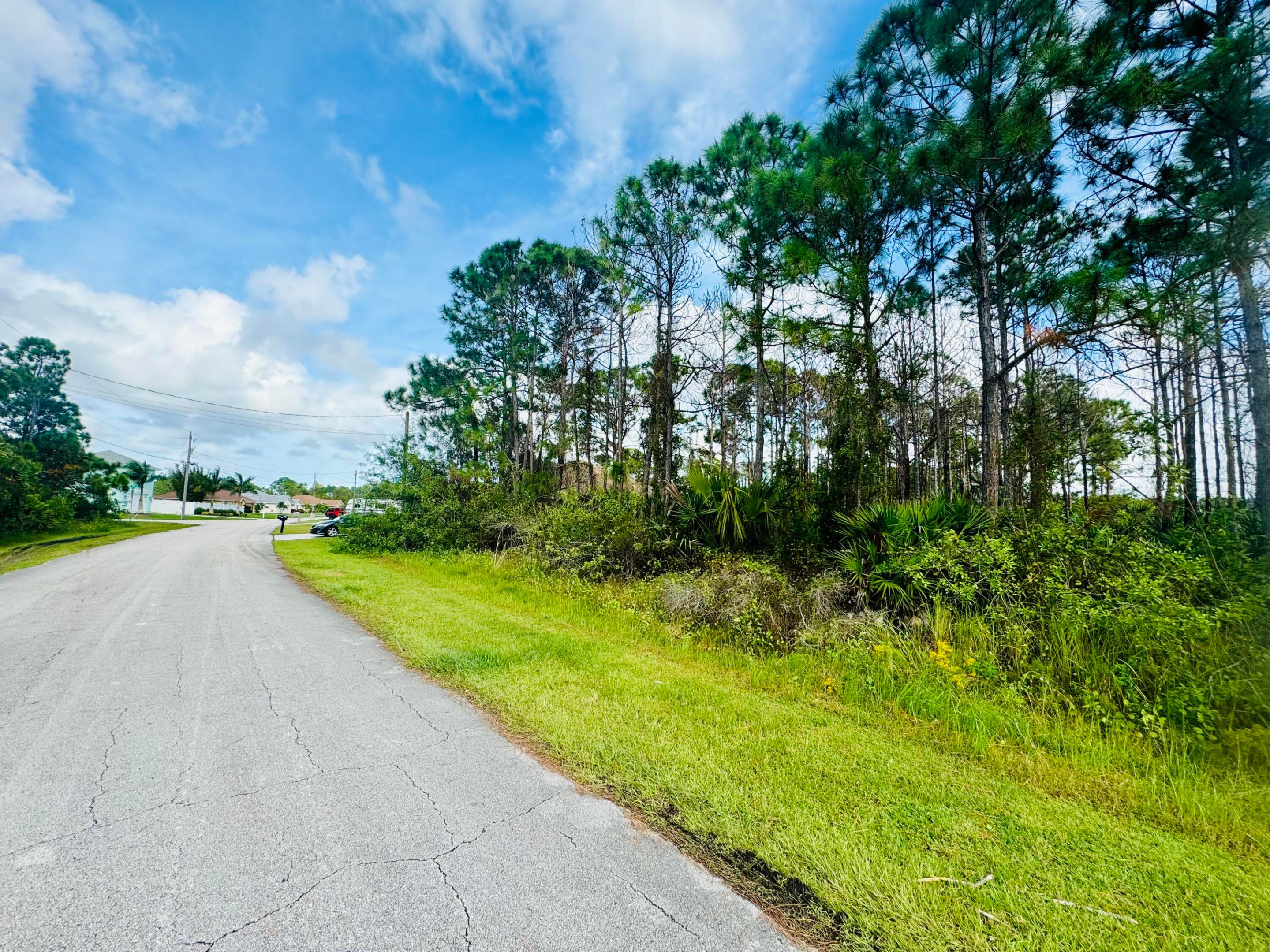 5814 NW Gillespie Avenue, Port St. Lucie