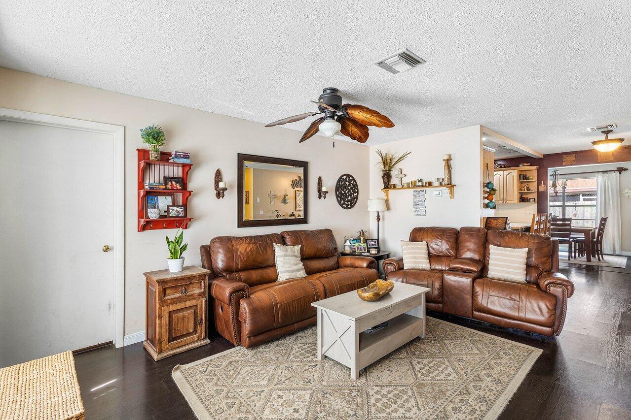 1181 SW 24th Avenue