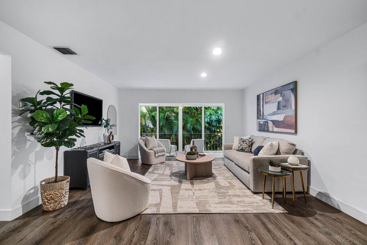 301 Venetian Drive 14
