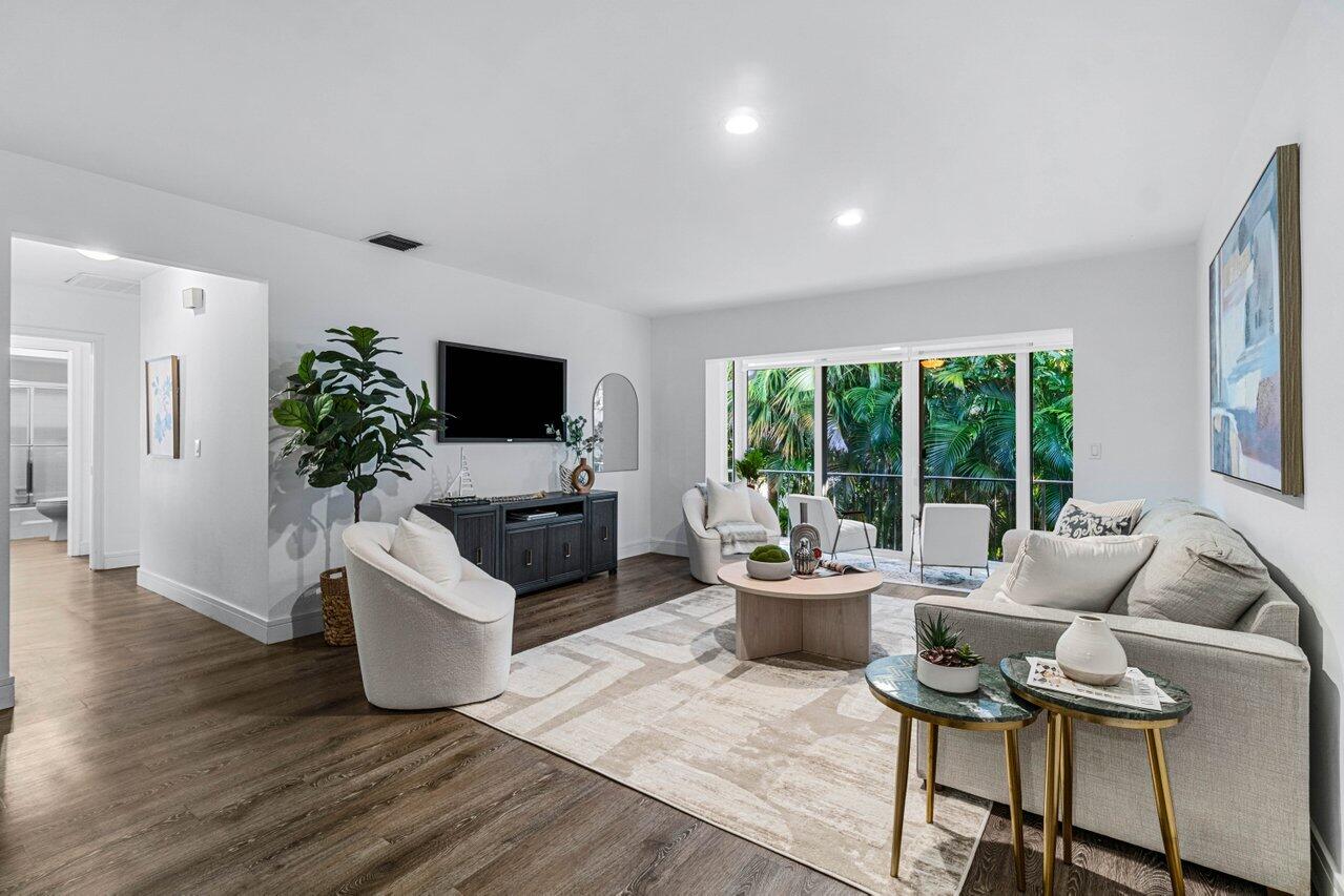 301 Venetian Drive 14