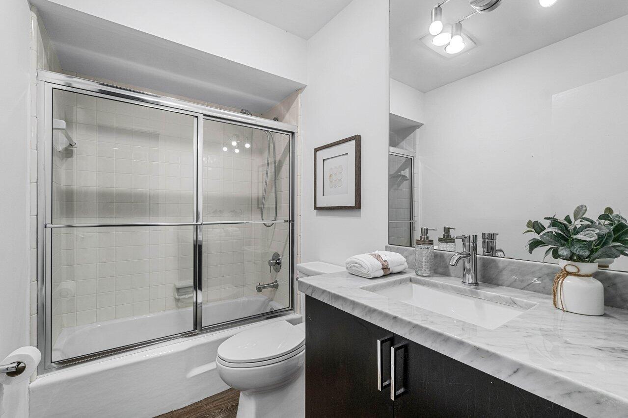 301 Venetian Drive 14