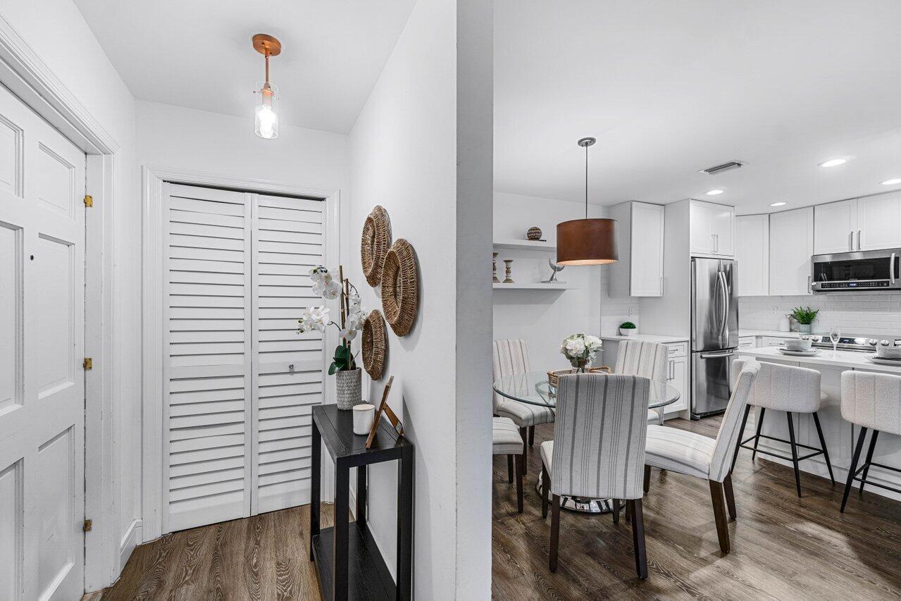 301 Venetian Drive 14