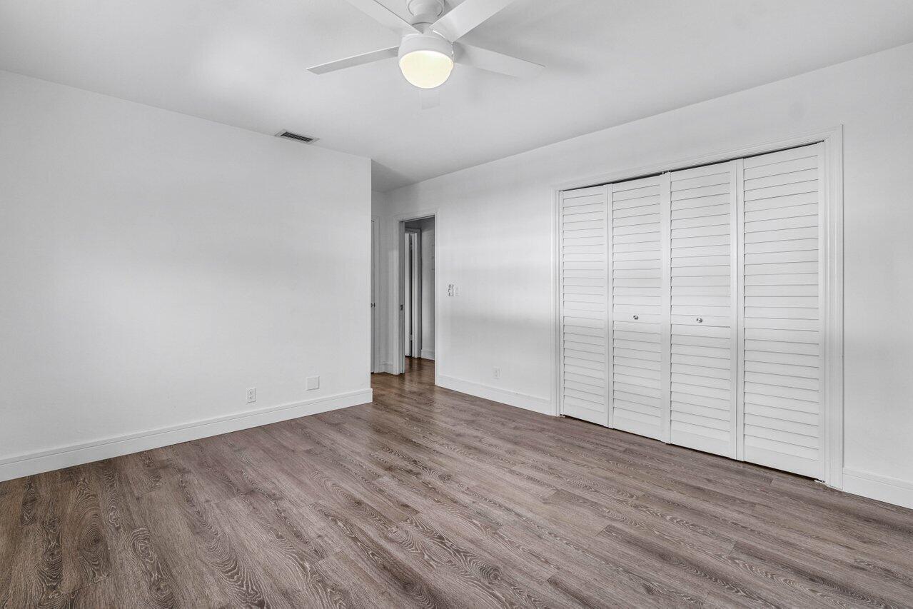 301 Venetian Drive 14