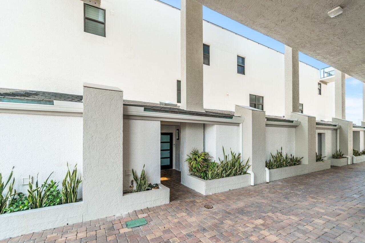 3115 S Ocean Boulevard 104