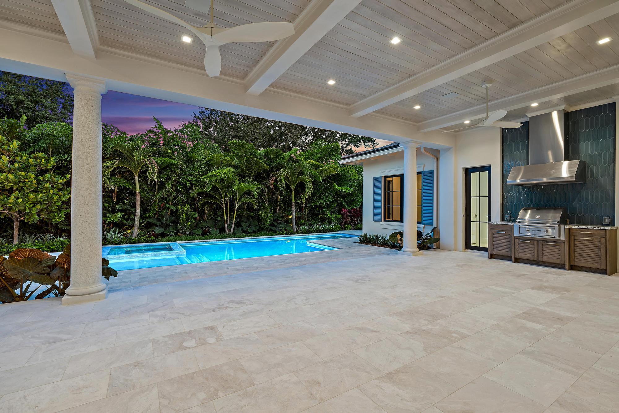 2916 Bluewater Cove
