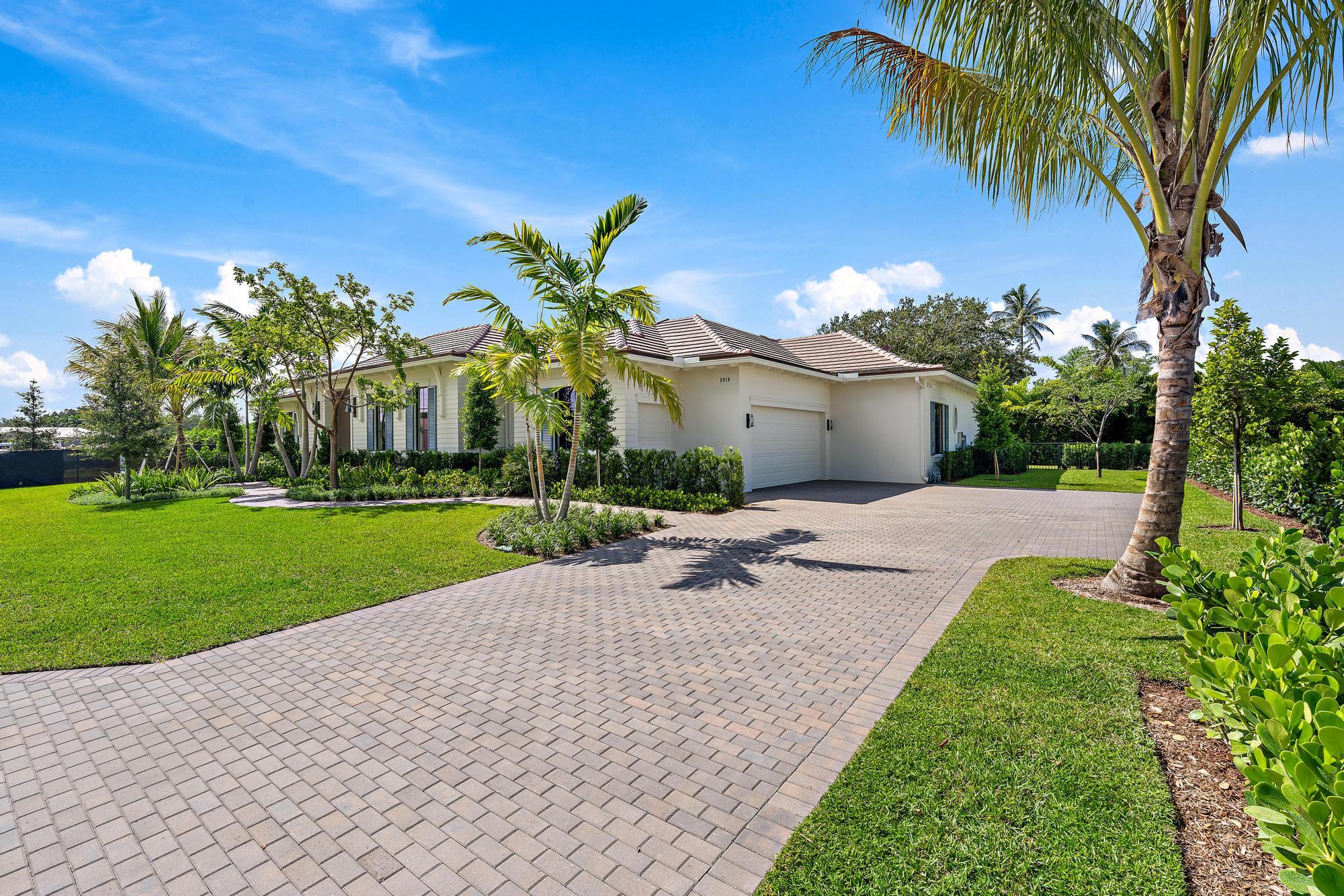 2916 Bluewater Cove