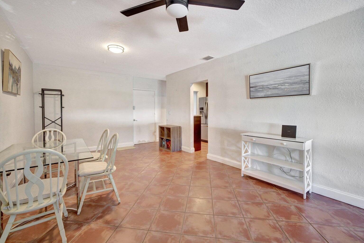 2400 NE 33rd Avenue 211
