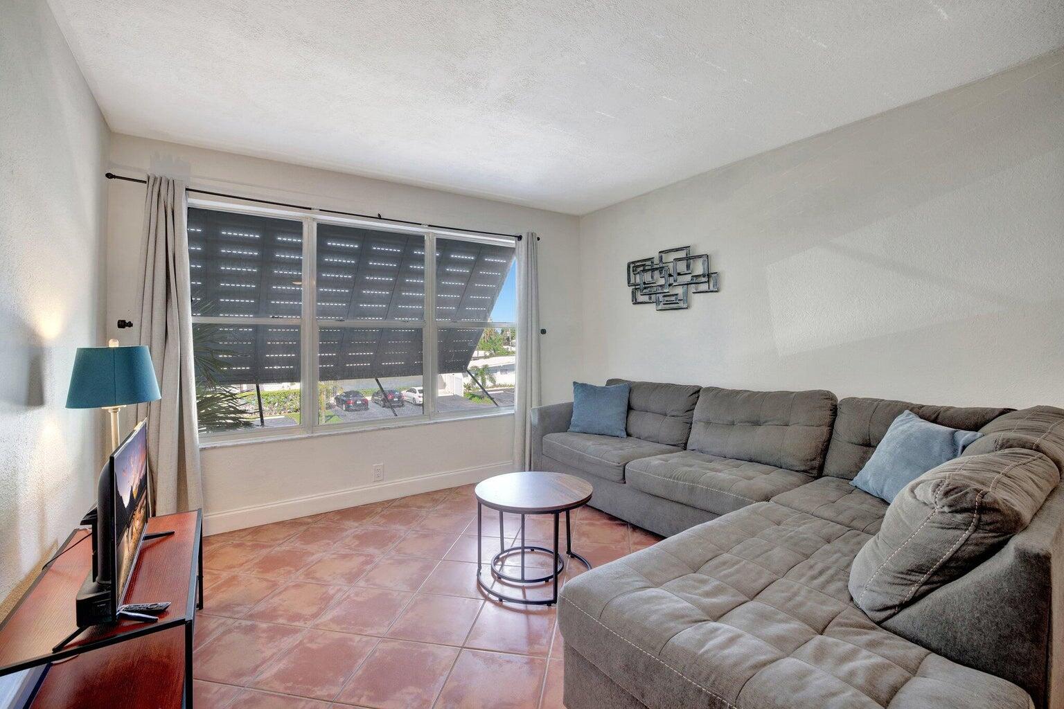 2400 NE 33rd Avenue 211