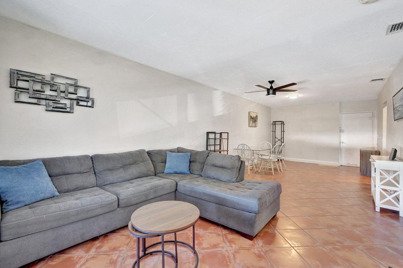 2400 NE 33rd Avenue 211