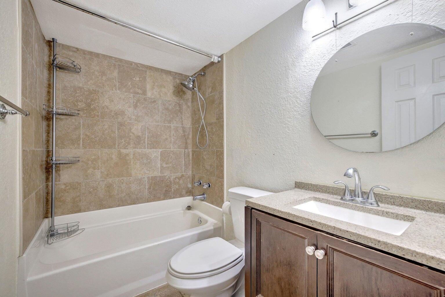 2400 NE 33rd Avenue 211