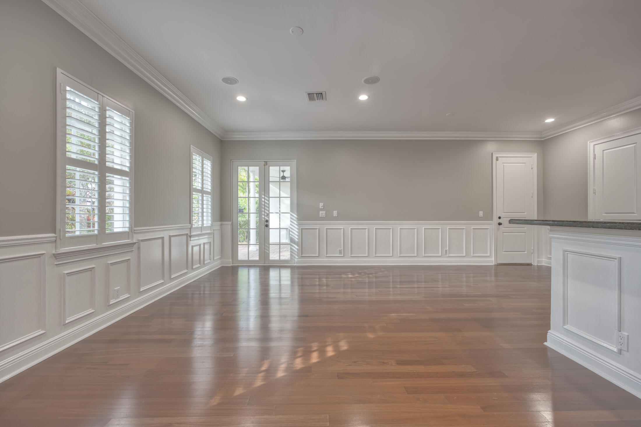 1030 W Heritage Club Circle