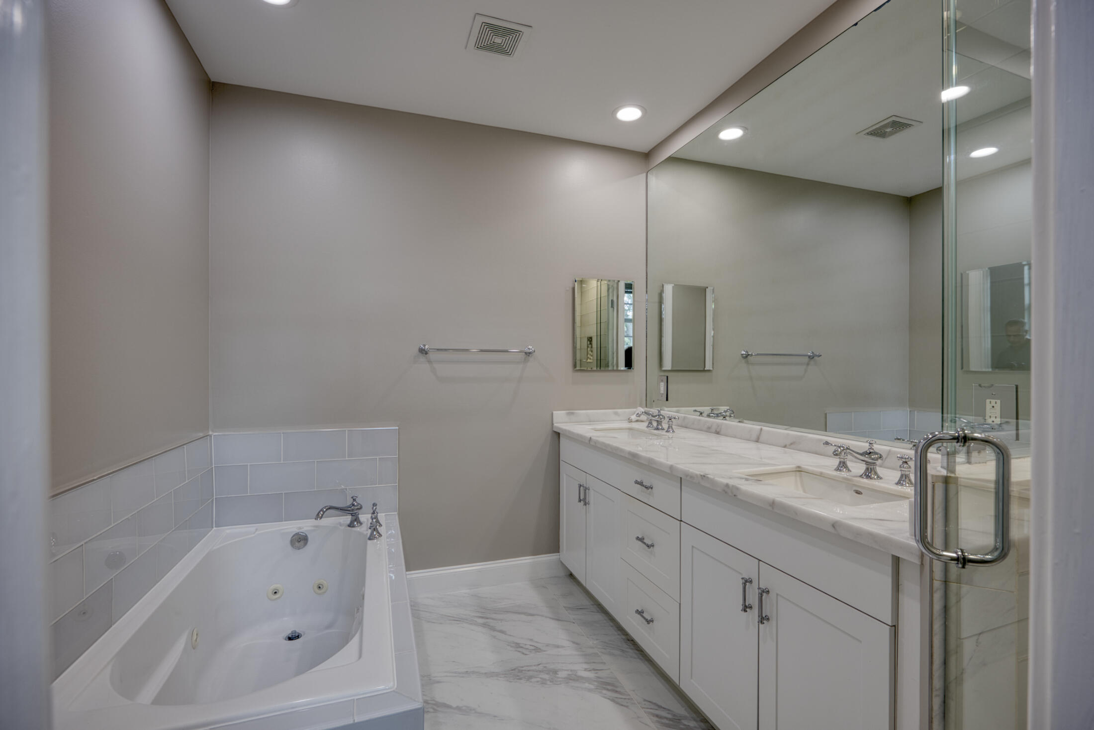 1030 W Heritage Club Circle