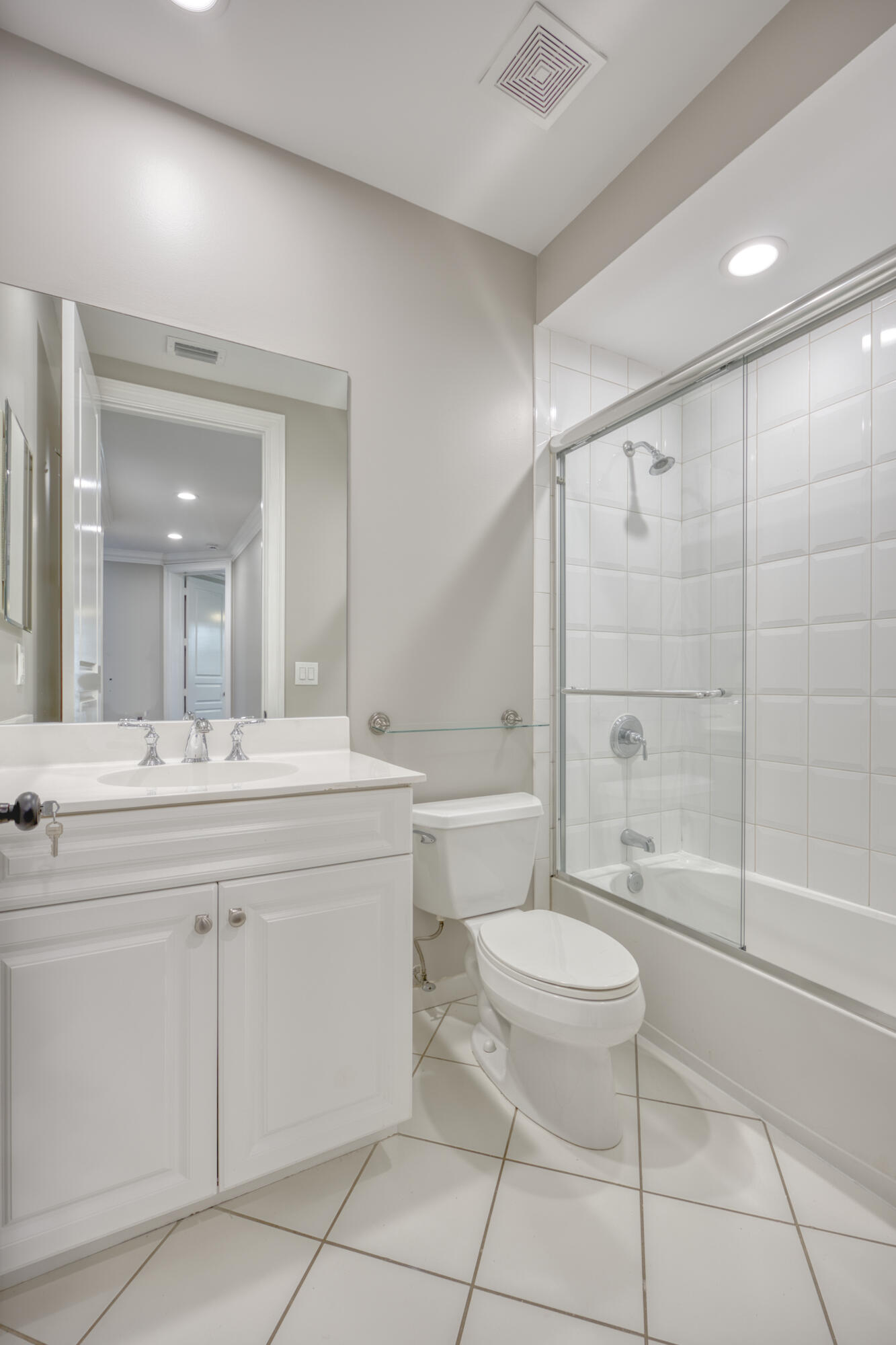1030 W Heritage Club Circle