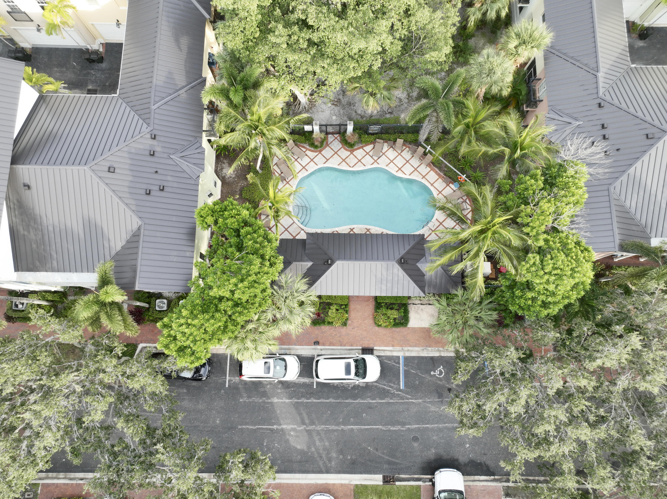 1030 W Heritage Club Circle