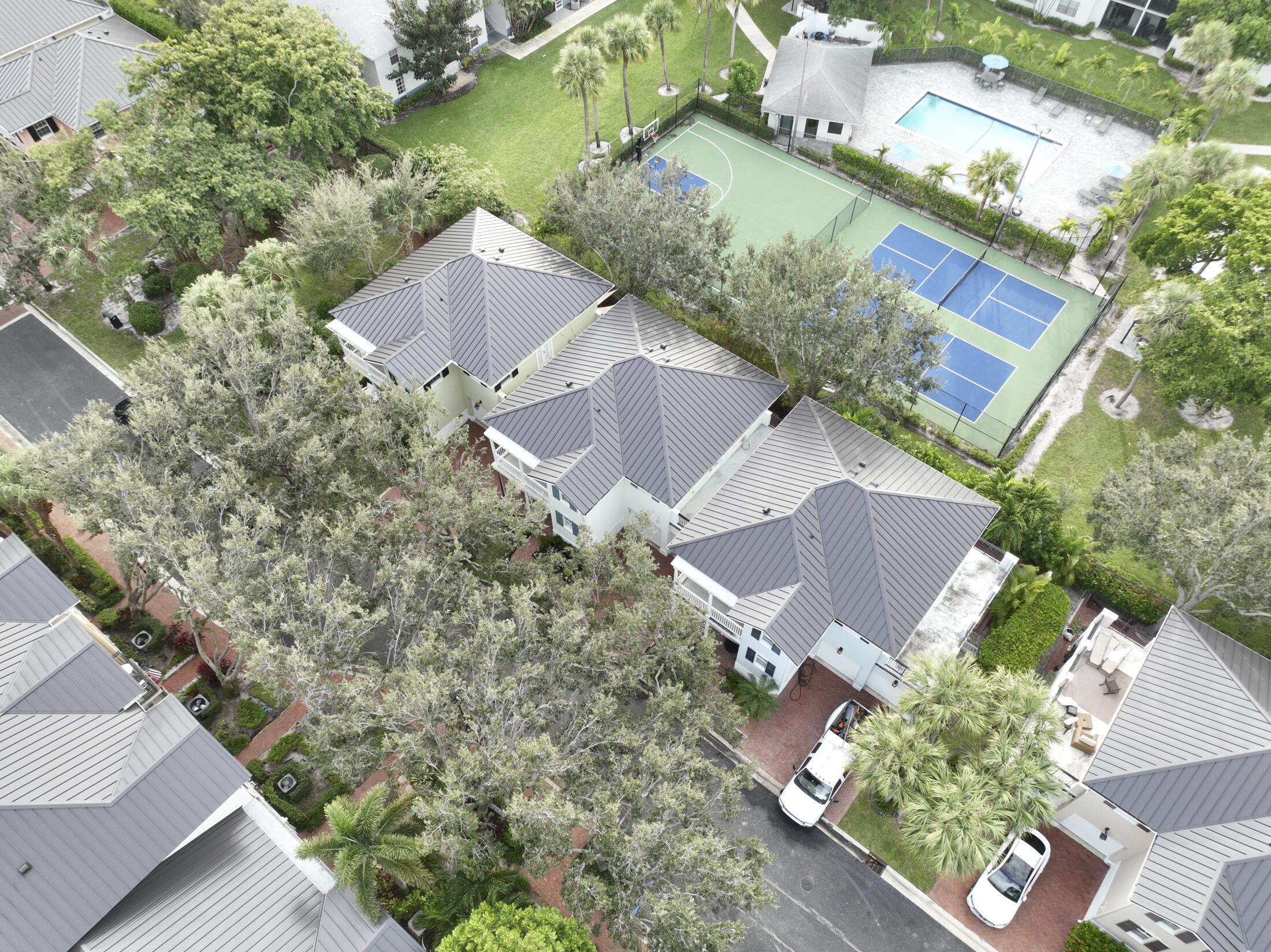 1030 W Heritage Club Circle