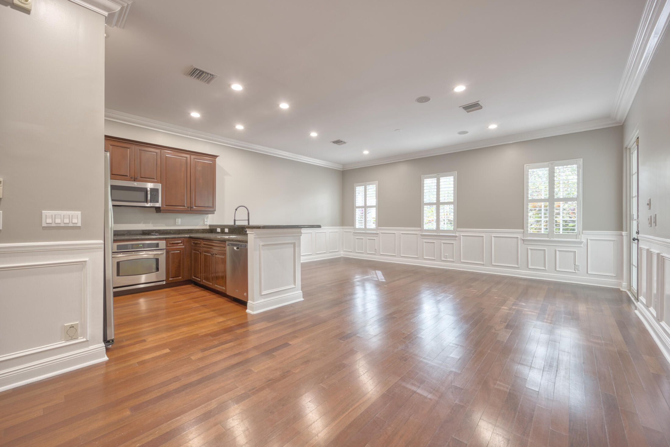 1030 W Heritage Club Circle