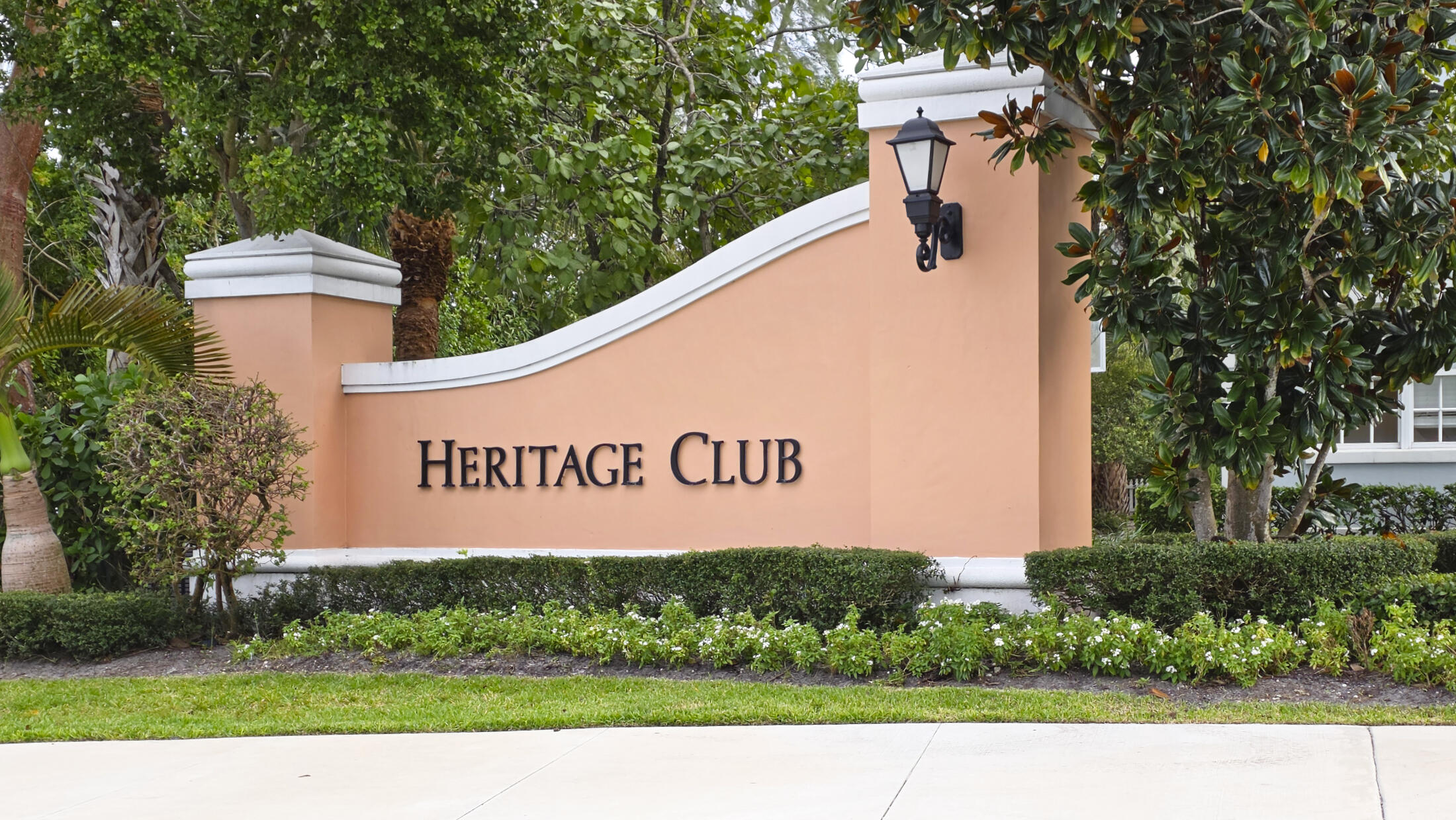 1030 W Heritage Club Circle