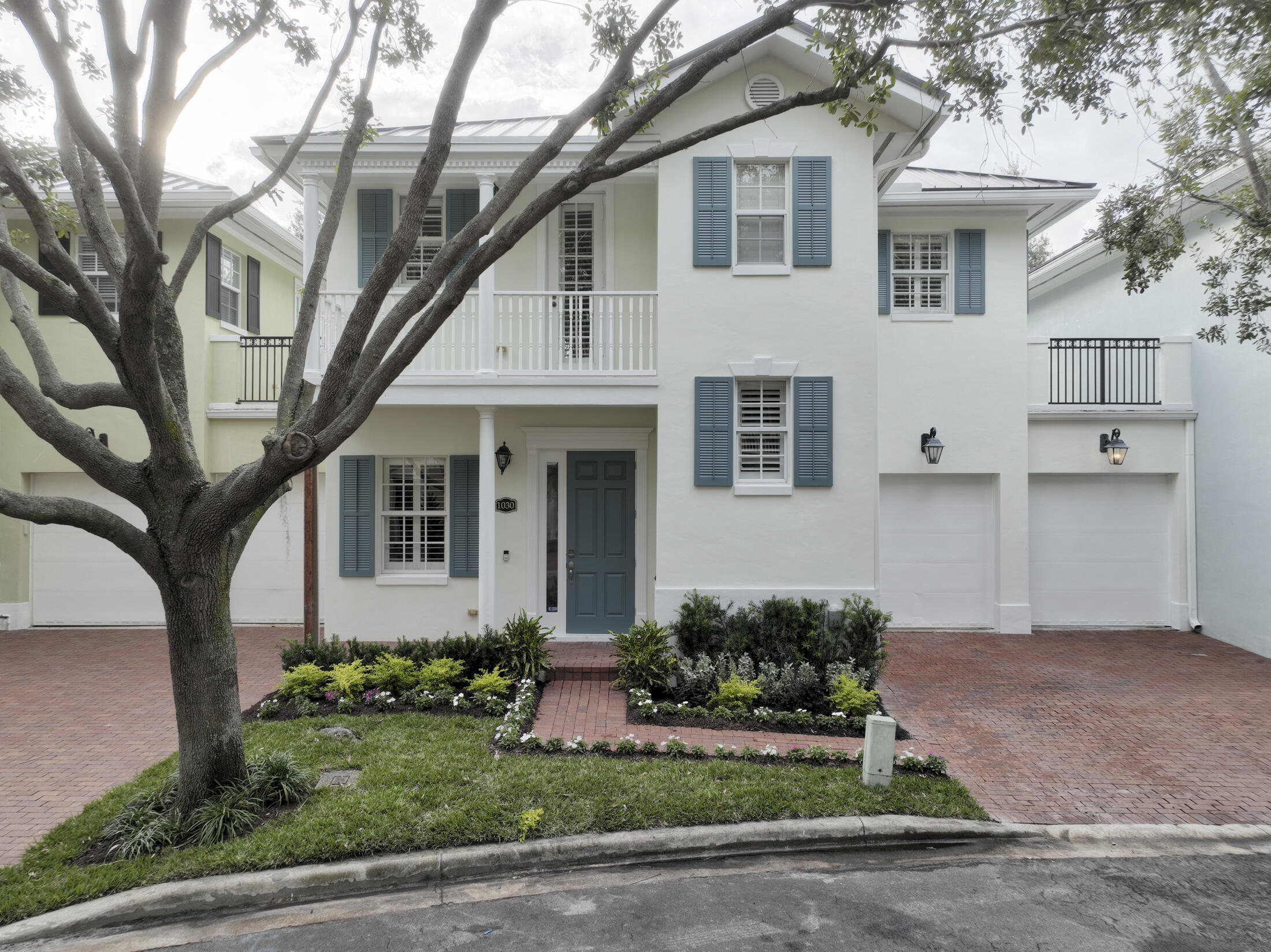 1030 W Heritage Club Circle