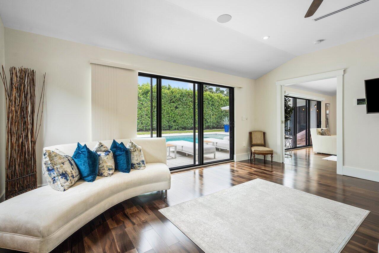 1117 Lake Drive