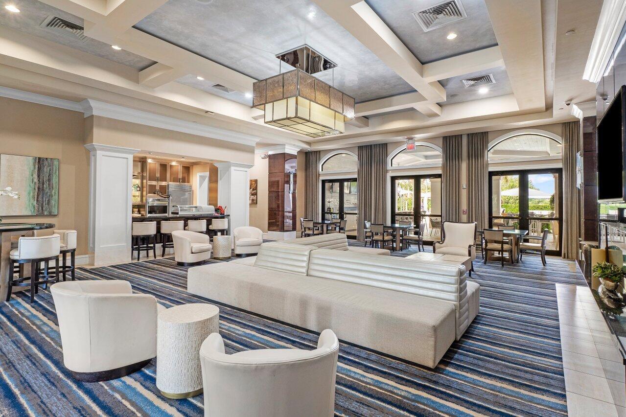 8221 Banpo Bridge Way