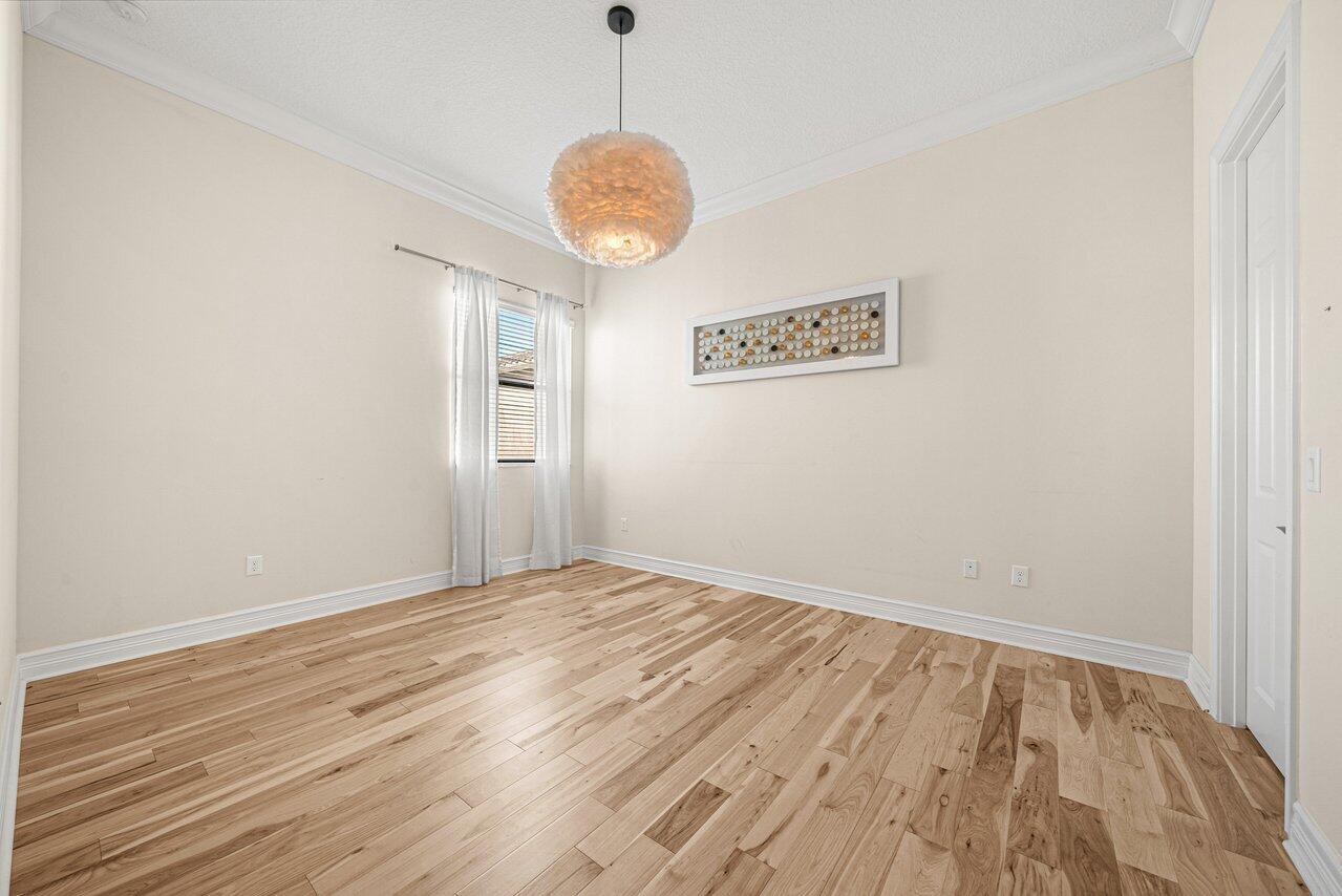 8221 Banpo Bridge Way