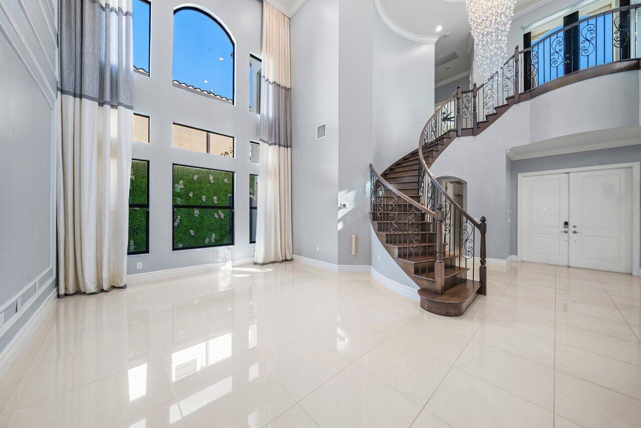 8221 Banpo Bridge Way