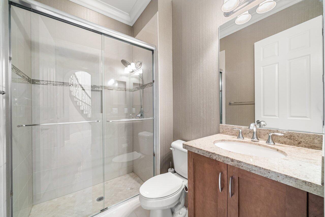 8221 Banpo Bridge Way