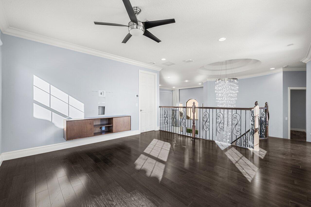 8221 Banpo Bridge Way