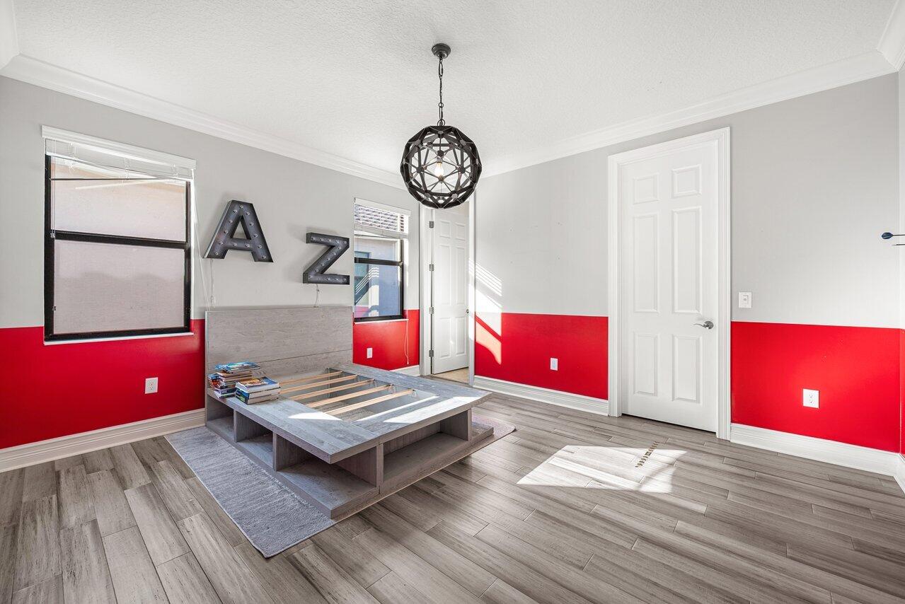 8221 Banpo Bridge Way