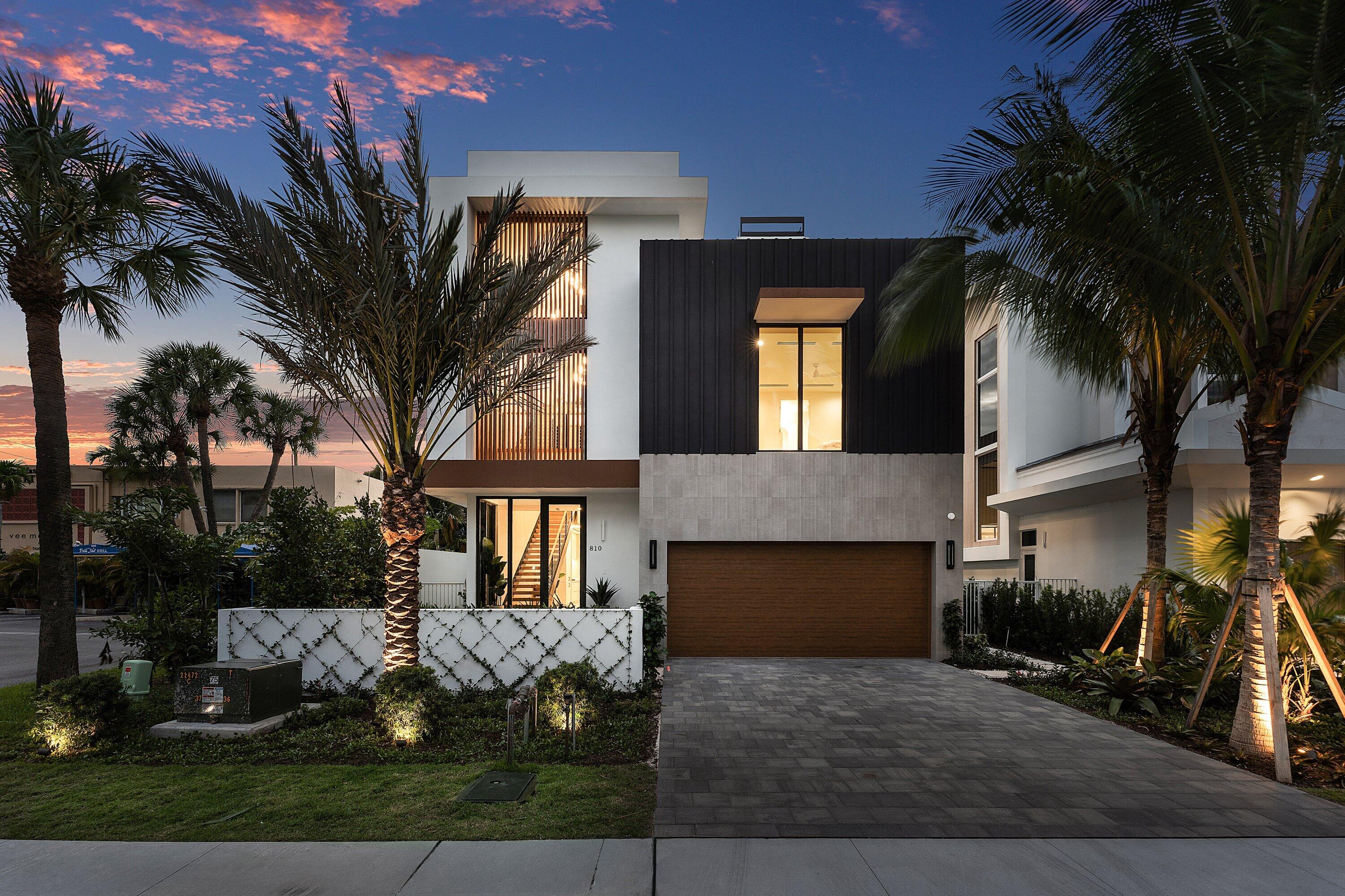 810 Palm Trail