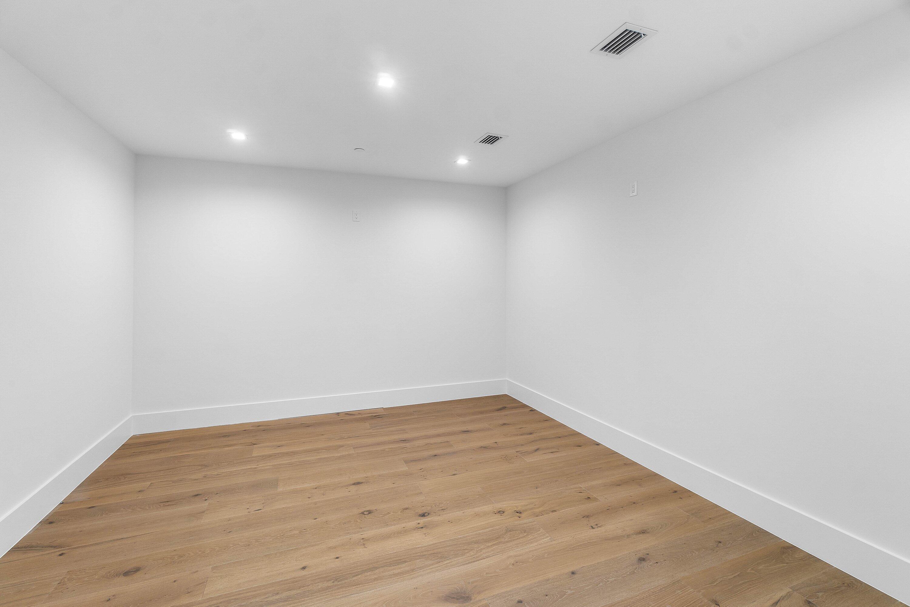 810 Palm Trail