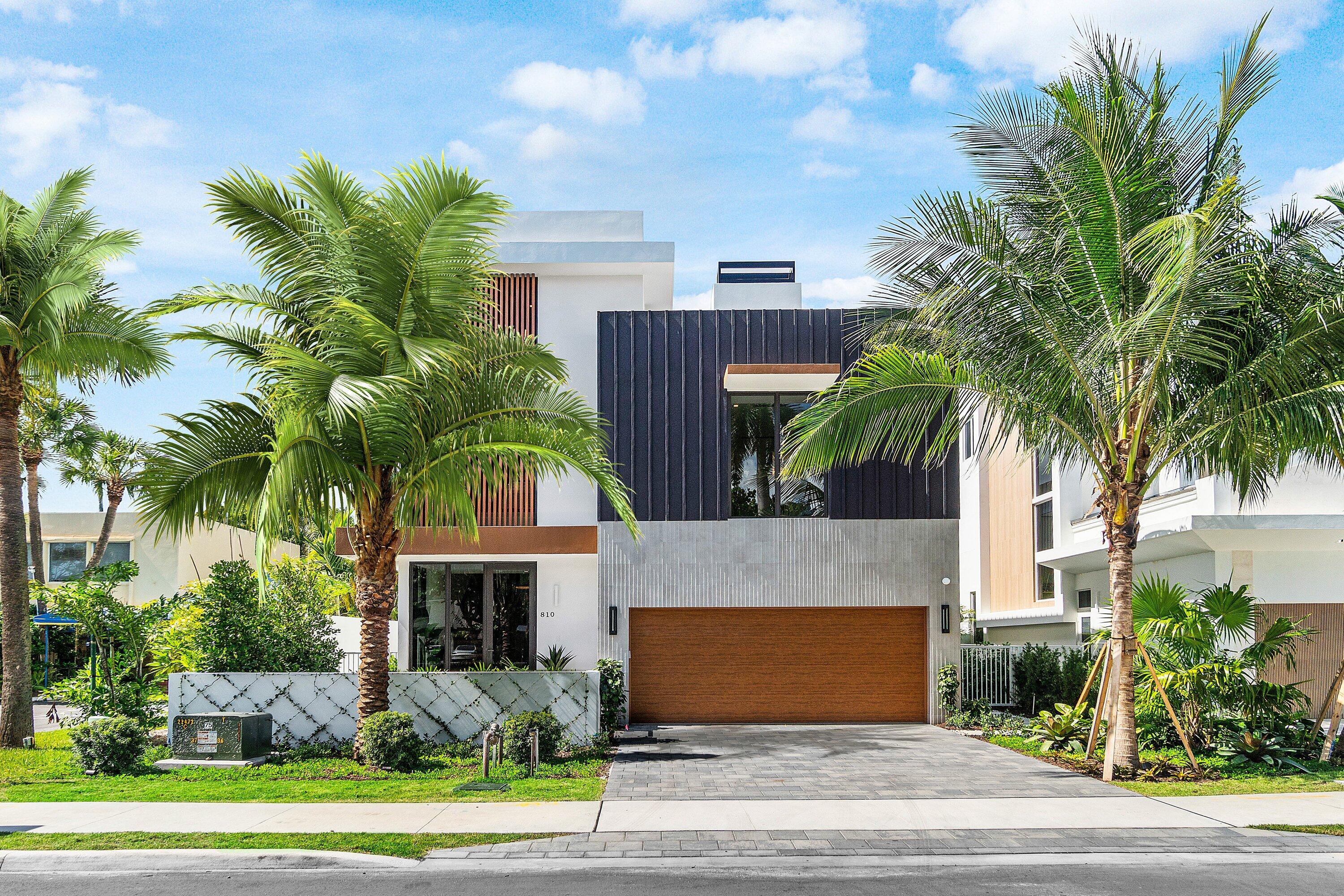 810 Palm Trail