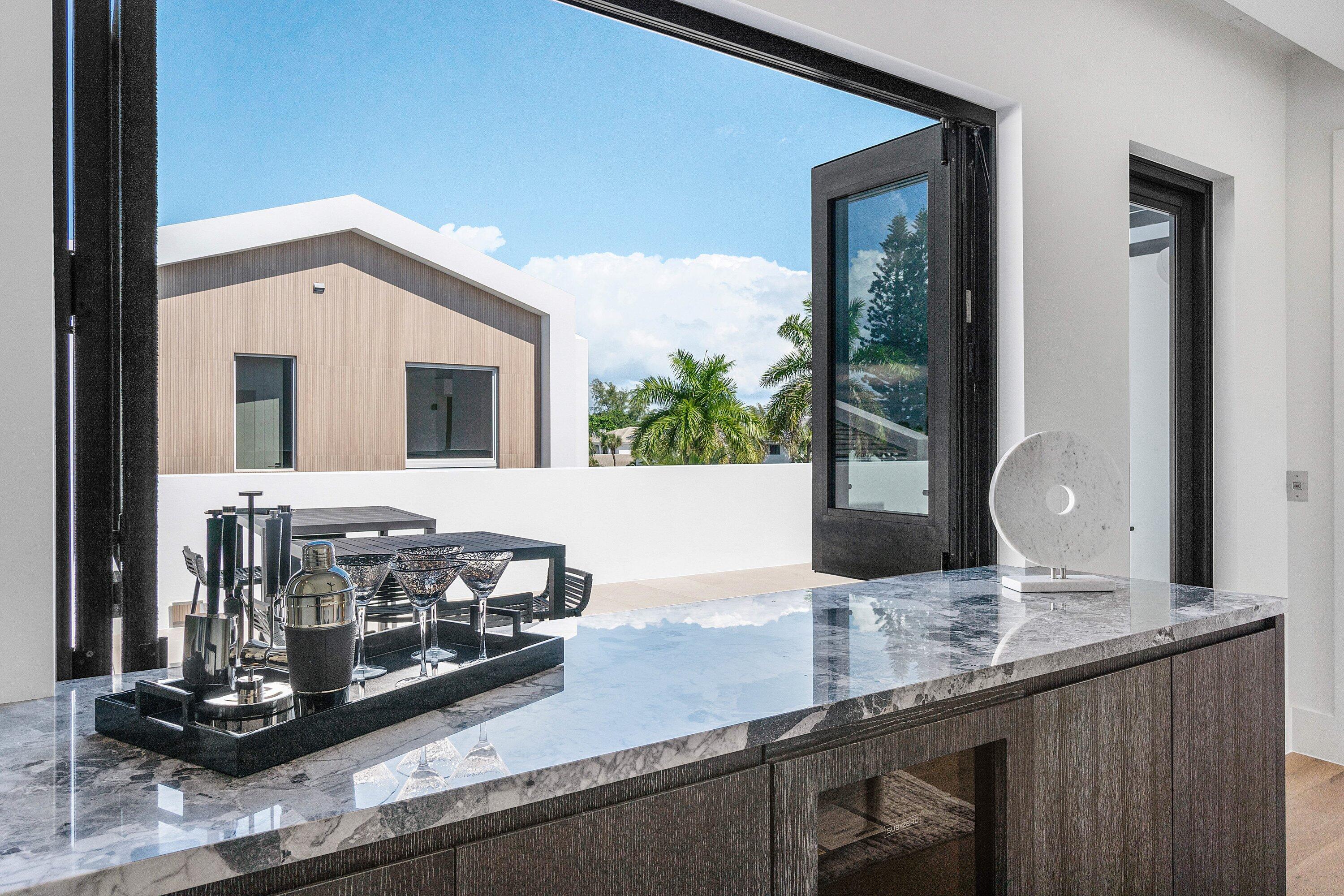 810 Palm Trail