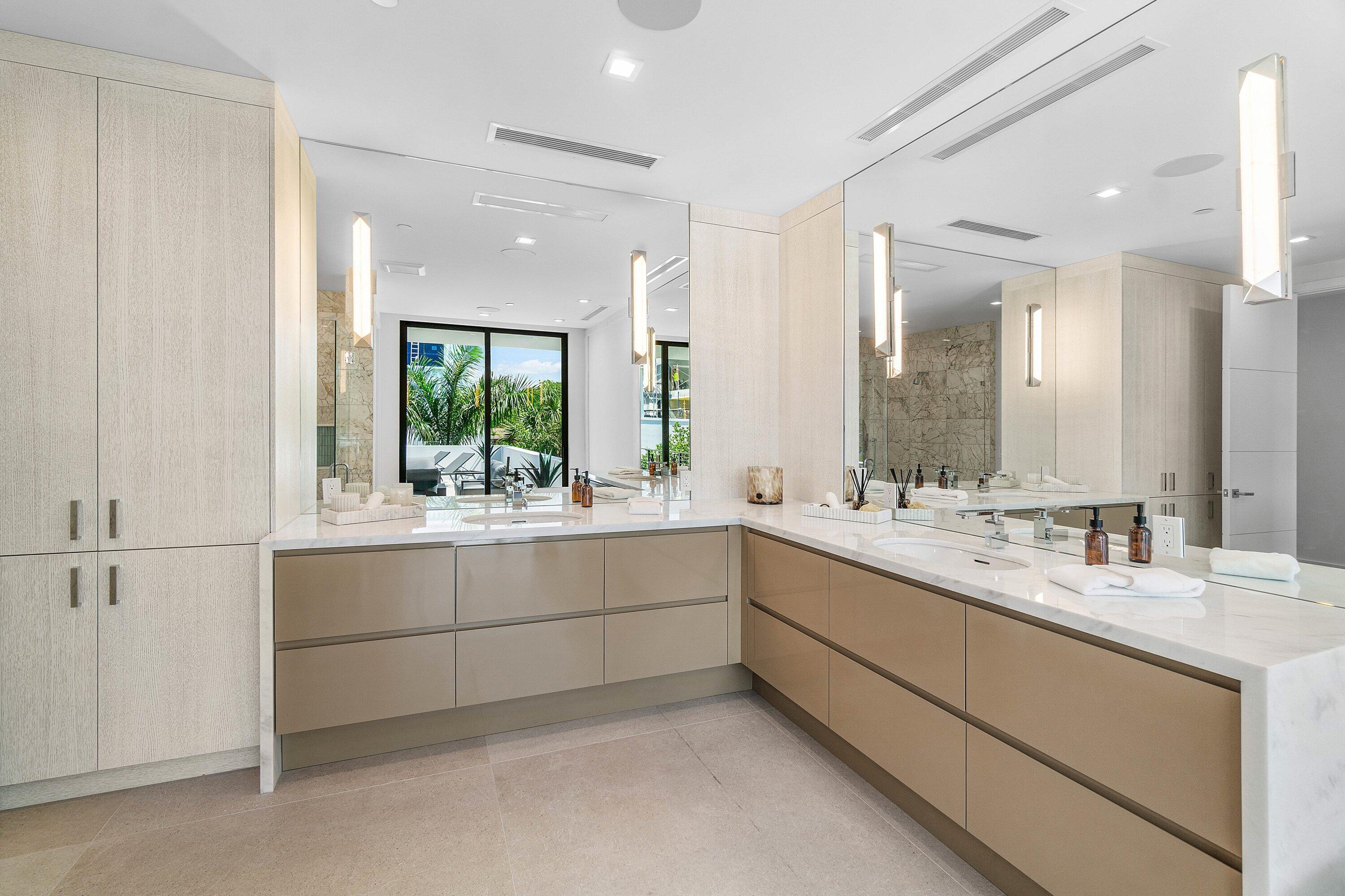 810 Palm Trail