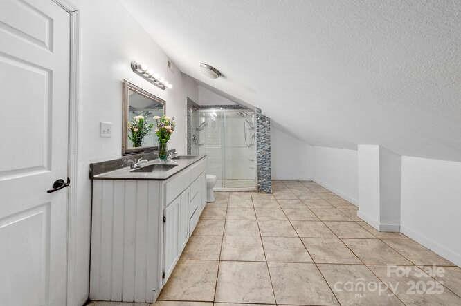 67 Twin Elm Knoll