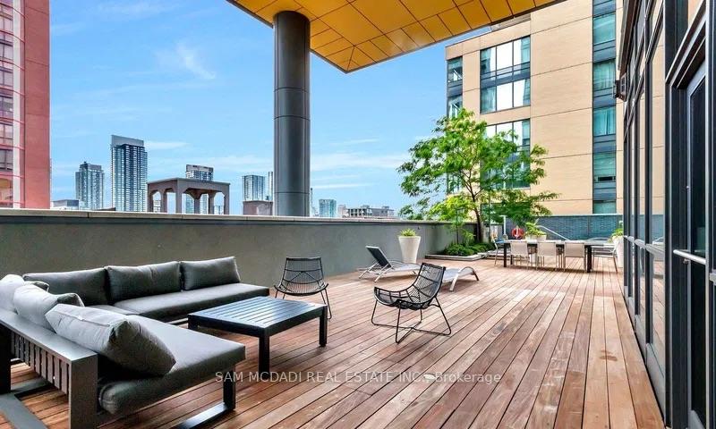 8 Charlotte Street 1108