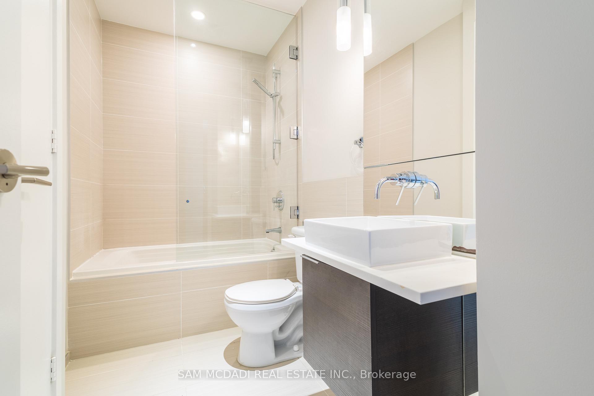 8 Charlotte Street 1108