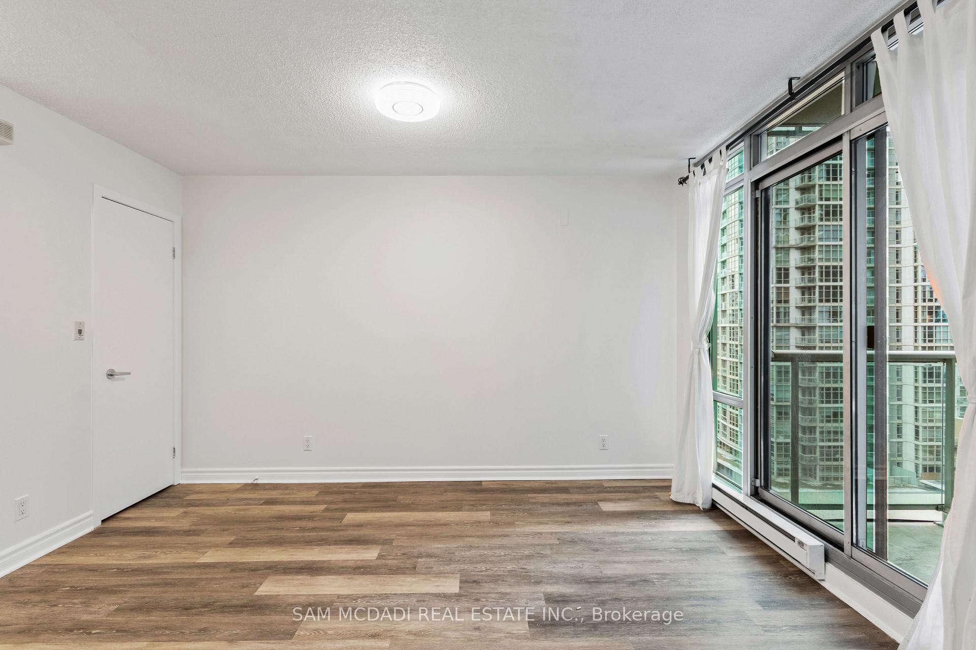 81 Navy Wharf Court 1006