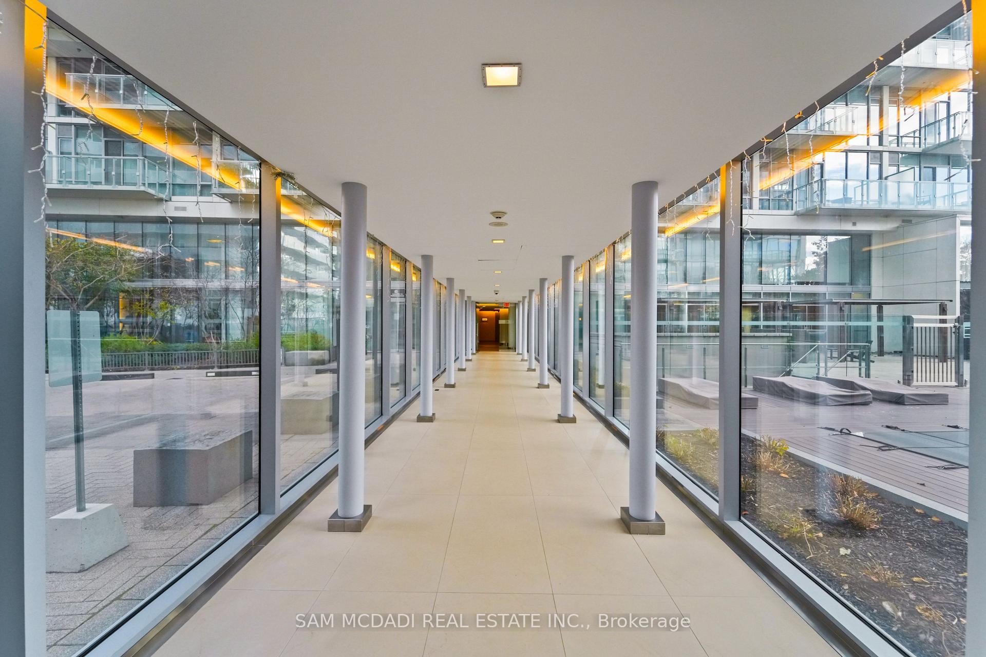 29 Queens Quay E 914